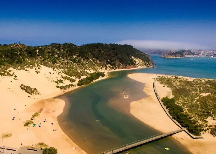 Casa Do Trevo בית אירוח Salir de Porto